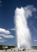 Old Faithful geyser erupting